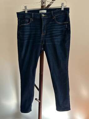 LOFT Curvy Skinny Jeans Womens Size 10 Dark Wash Stretch Denim Distressed Pocket